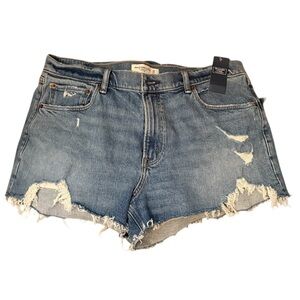 Abercrombie Curve Love High Rise Mom Shorts Distressed. Size 32/14 NWT
